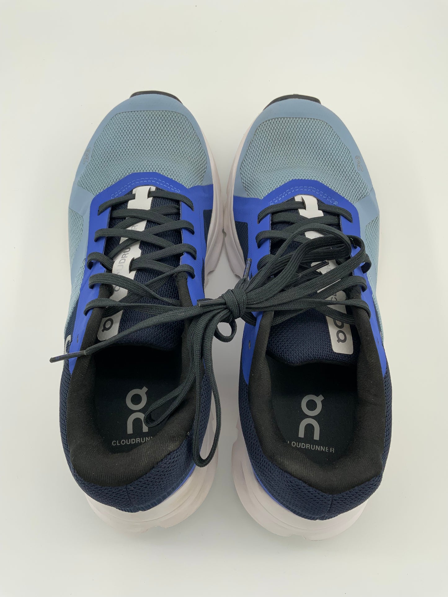 On Cloudrunner Chambray/Midnight